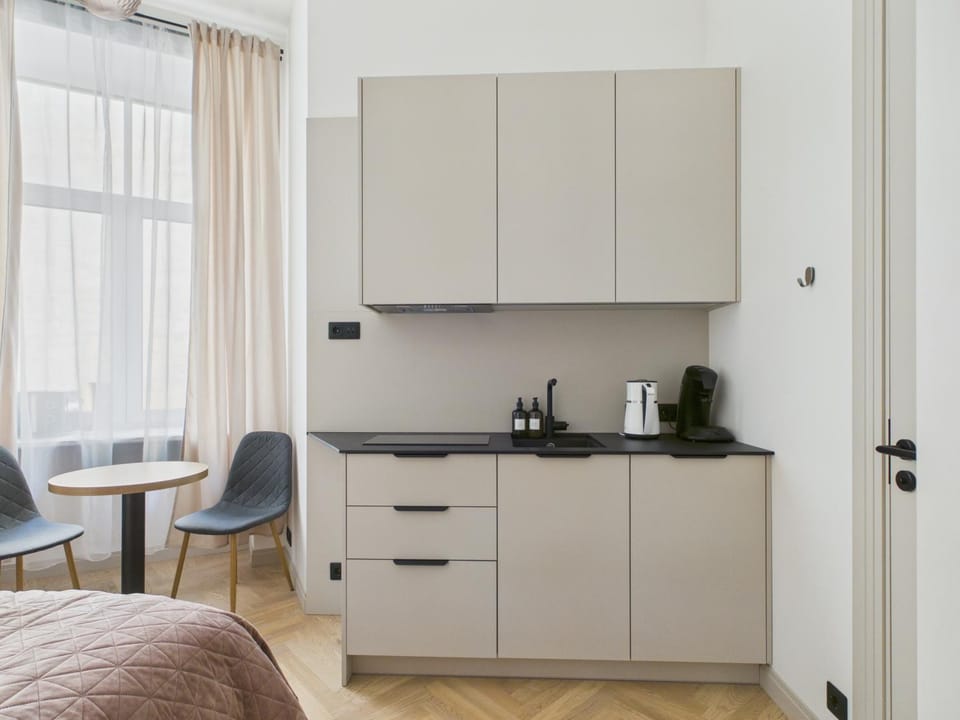 Coffee/tea facilities, Kitchen or kitchenette, Dining area