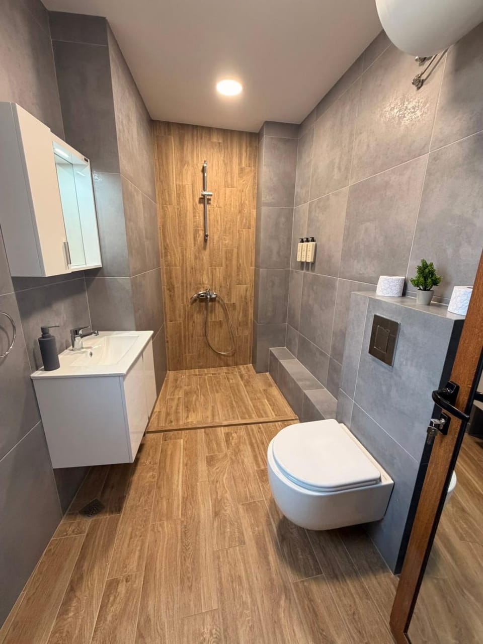 Shower, Toilet, Bathroom