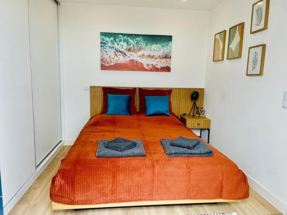 Sun, View & Serenity House in São Gonçalo Funchal House in Madeira District