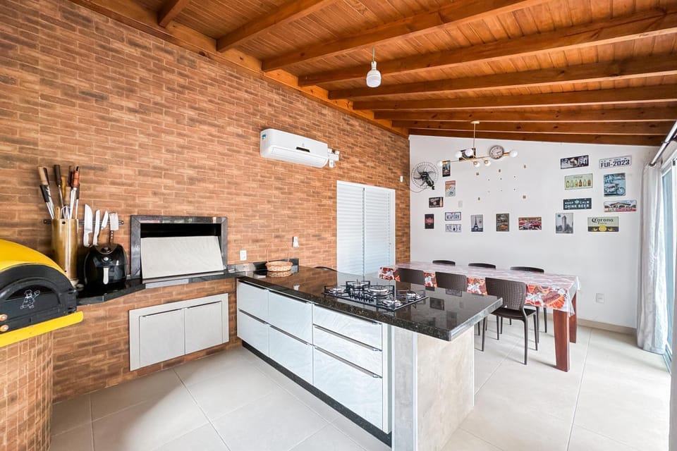 Praia de Palmas - 150m do Mar - Casa Ampla com Área Gourmet e Pet Friendly 0346 House in Florianopolis