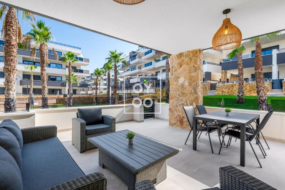 View (from property/room), Balcony/Terrace, Seating area, Dining area