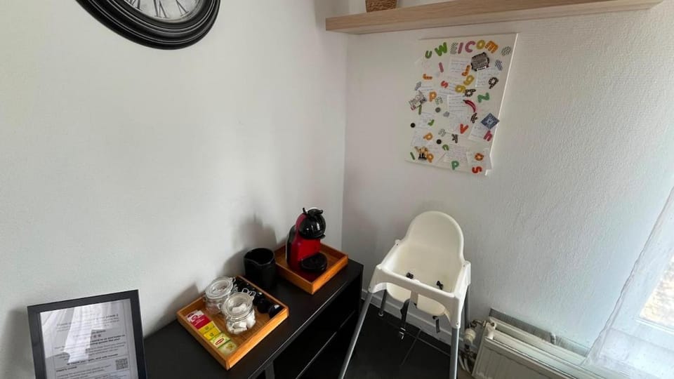 Large Family & Group Home, Calm Nature, Highway Access, Fast Wi-Fi & Free Parking Apartment in Flanders