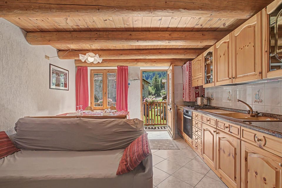 Lo Pailler de Nonno Chalet in Aosta