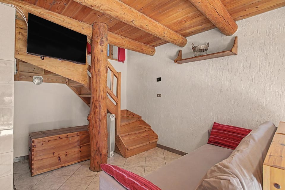 Lo Pailler de Nonno Chalet in Aosta