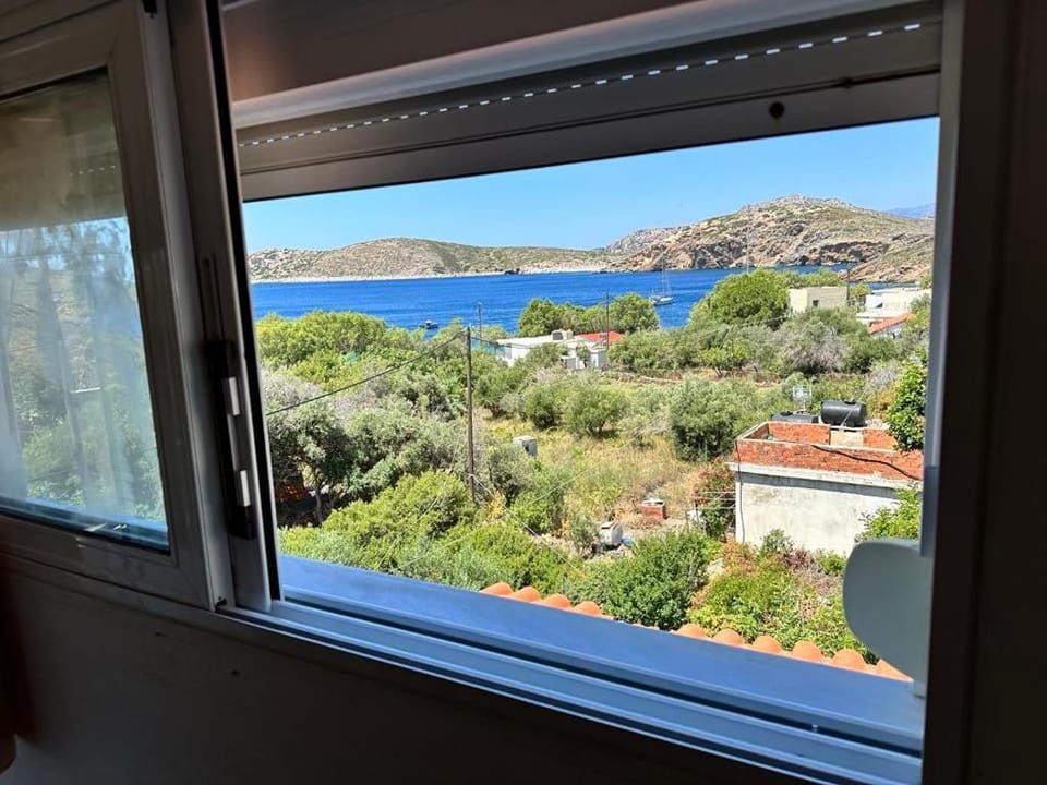 Bazakos Kampi Beach Traditional House Apartment in Icaria