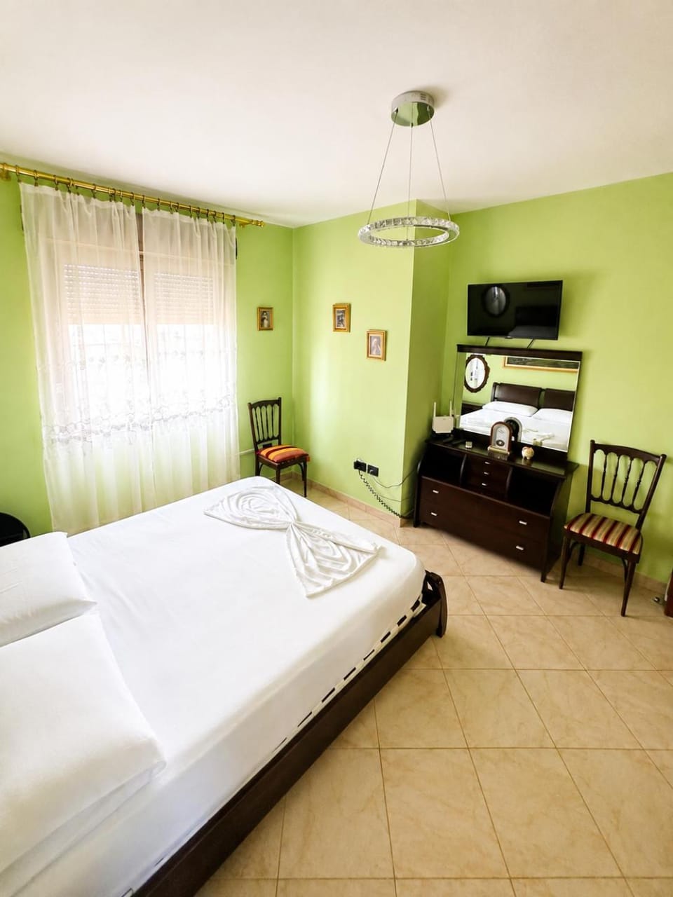 Central Breeze Tirana - 4 min to Skanderbeg Square Apartment in Tirana