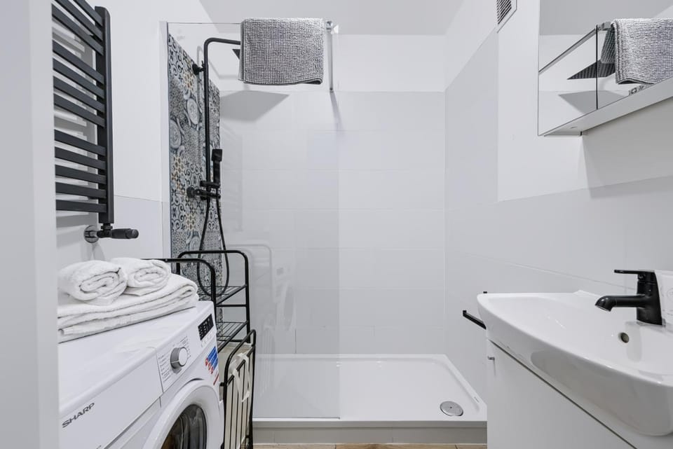 Shower, Bathroom, washing machine