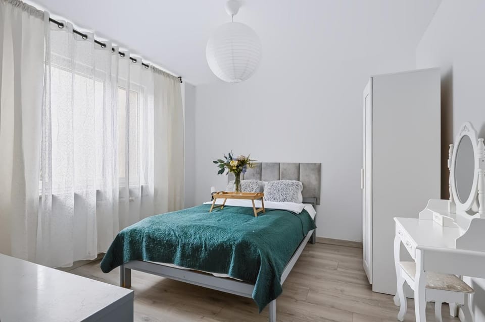 Bed, Bedroom, wardrobe
