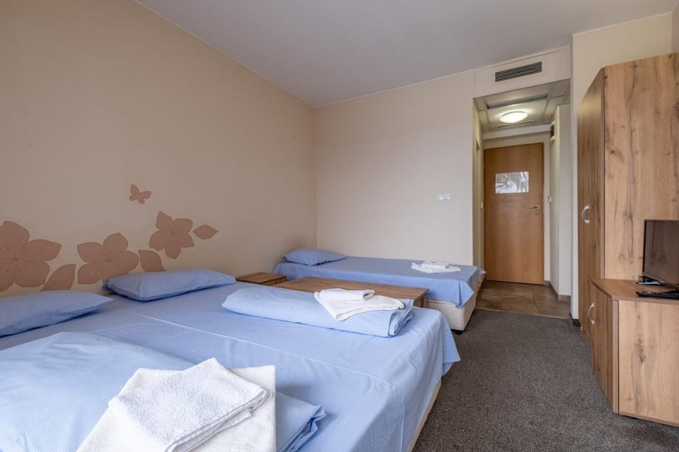 Economy family rooms & parking Apartment in Sofia
