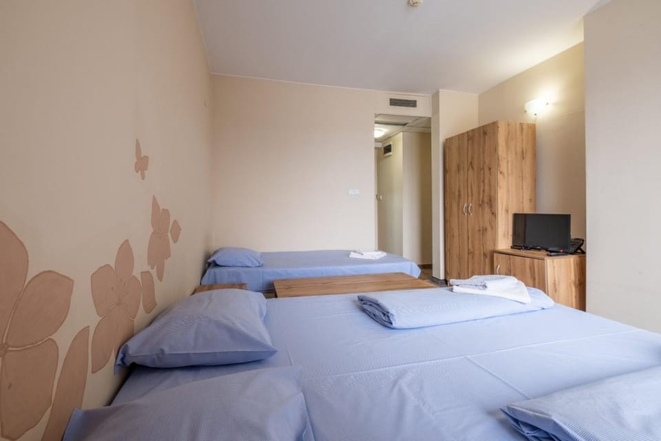 Economy family rooms & parking Apartment in Sofia