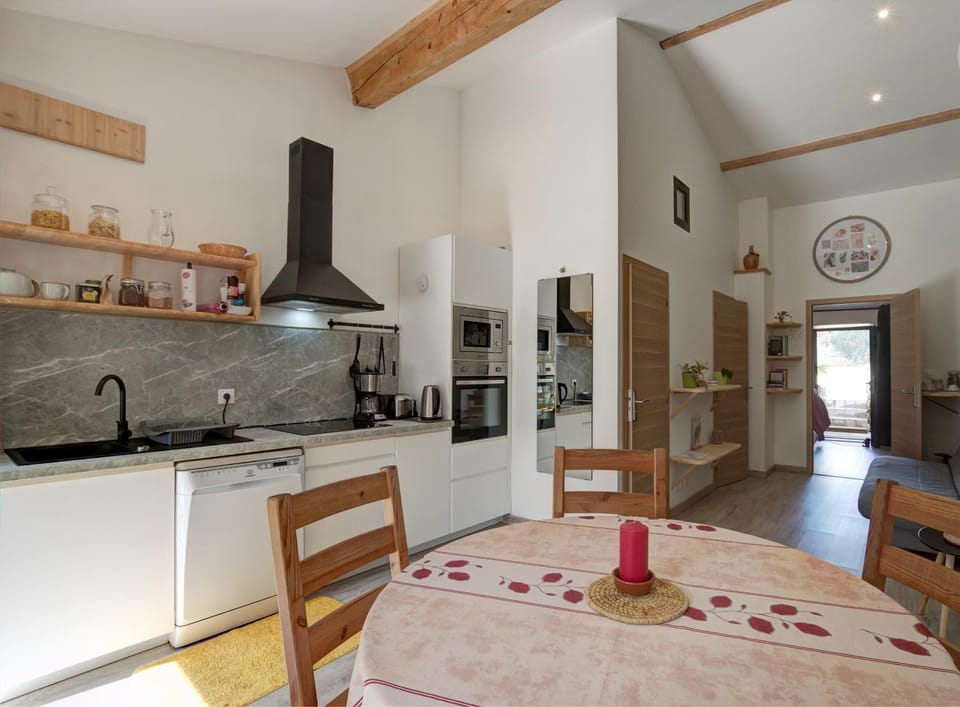 Property building, Kitchen or kitchenette, Living room