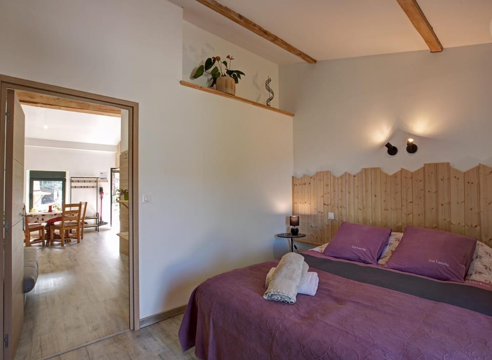 Property building, Living room, Bedroom