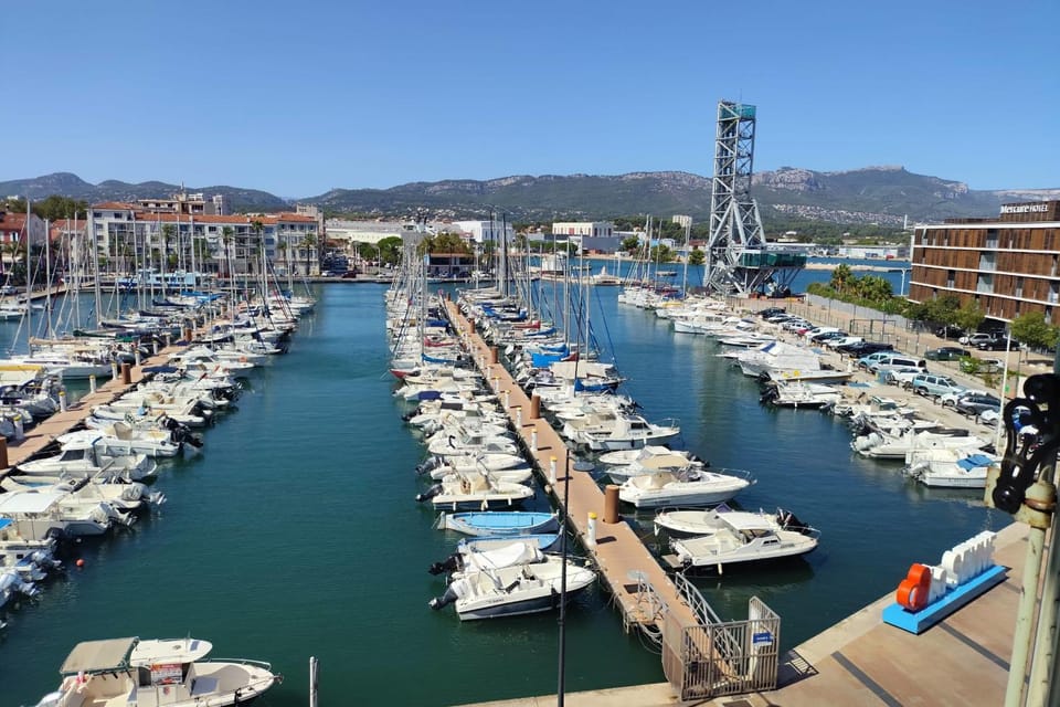 2-bedroom apartment with terrace and parking Apartment in La Seyne-sur-Mer