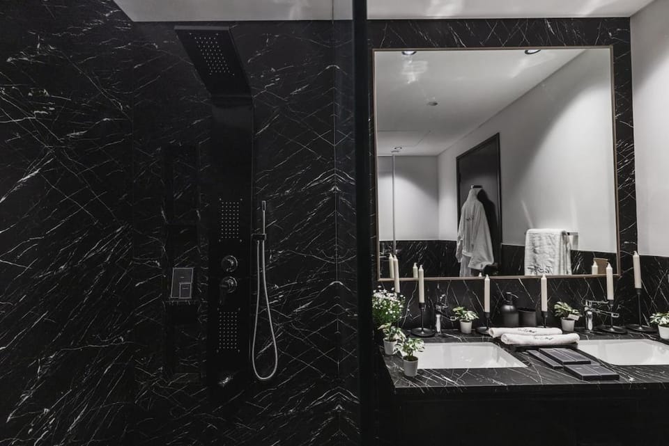 Black 2BR Downtown with Burj Khalifa & Fountain Views Apartment in Dubai