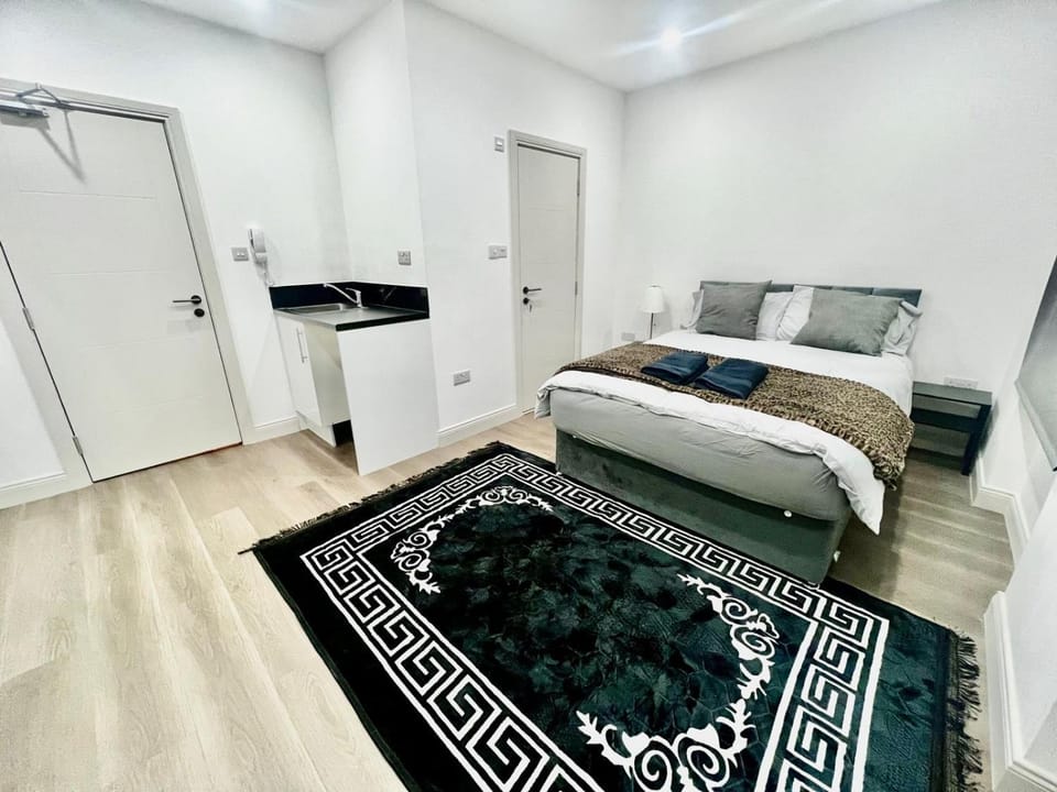 Bed, Photo of the whole room, Bedroom