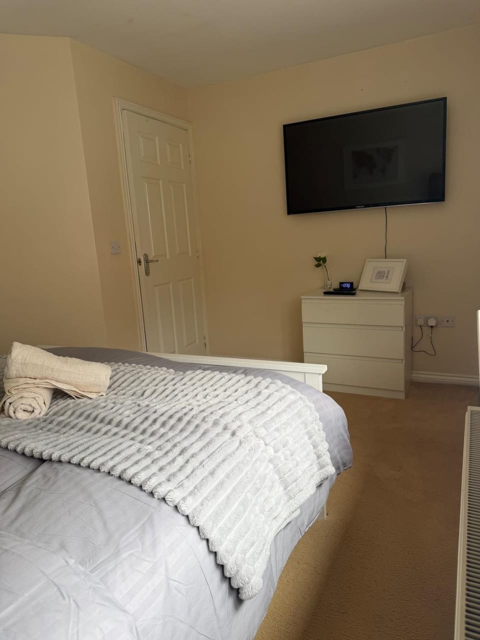 Modern Entire apartment with free parking near Manchester City centre Apartment in Manchester