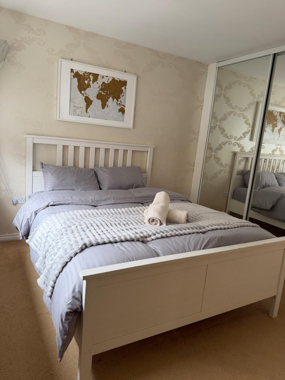 Modern Entire apartment with free parking near Manchester City centre Apartment in Manchester