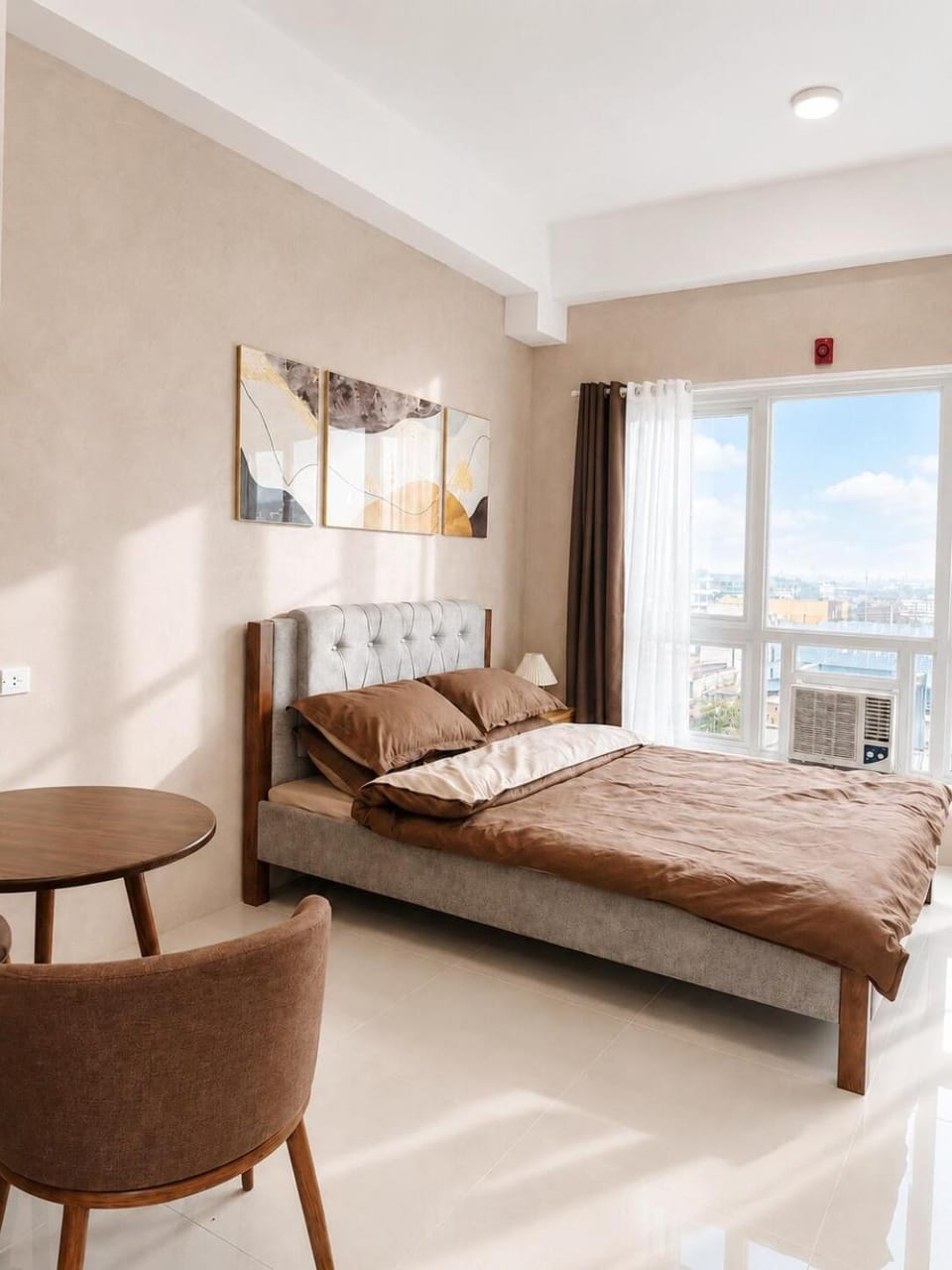 Cassie's Cozy Warm Modern Studio Apartment in Ilocos Region