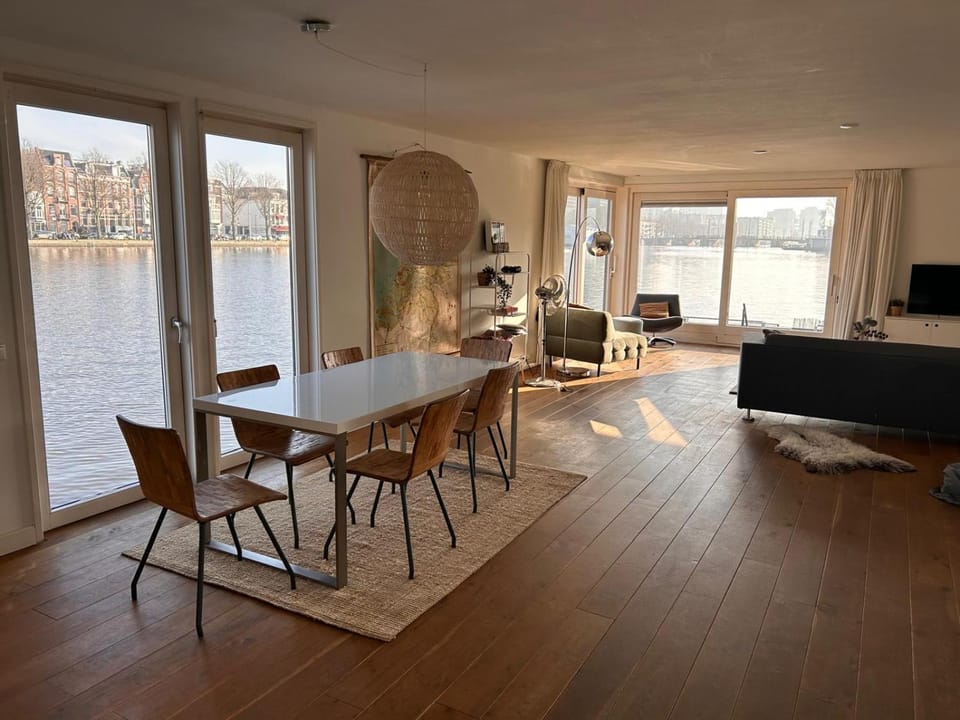 beautiful houseboat House in Amsterdam