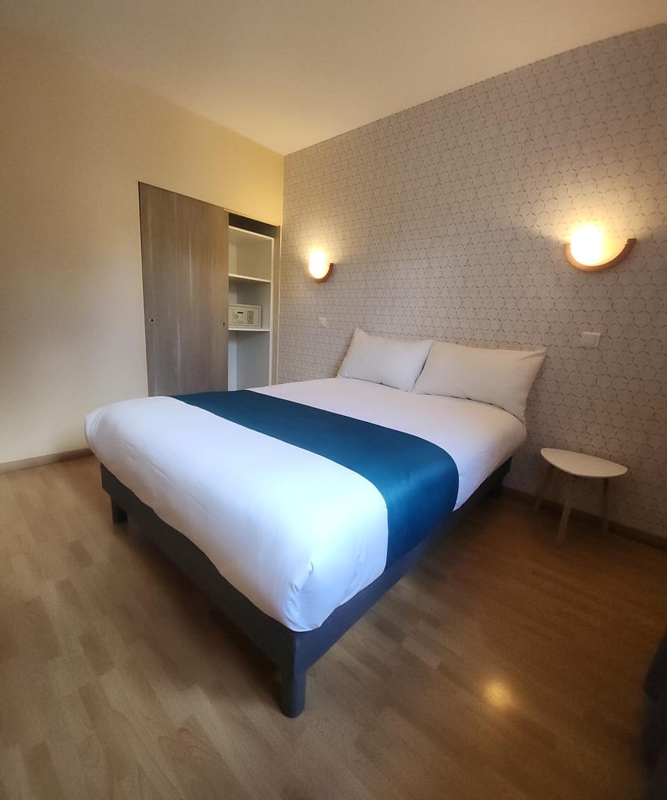 Hôtel La Closerie du camélia ,Nantes Nord Hotel in Carquefou