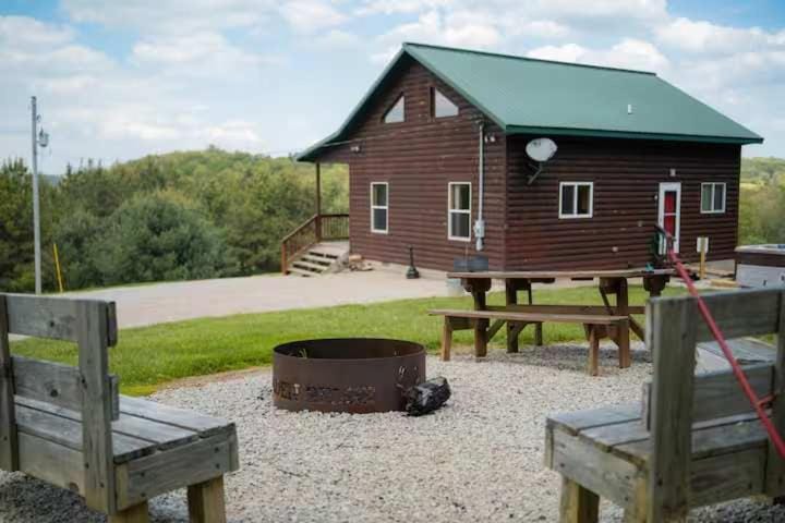 Secluded Cabin Villa with Hot Tub Pond & Hiking Cabin in Falls Township