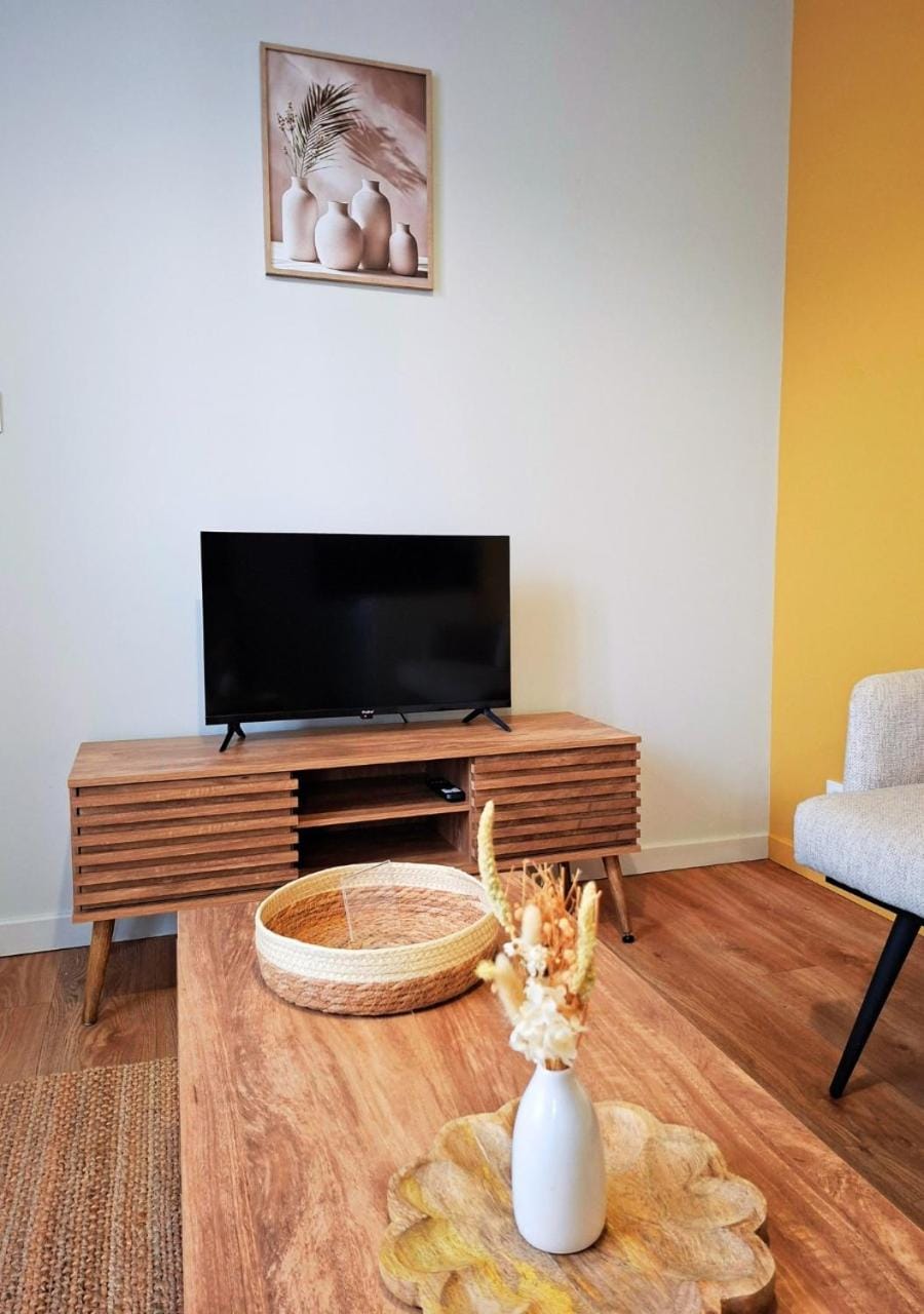 Communal lounge/ TV room, TV and multimedia, Living room, Seating area