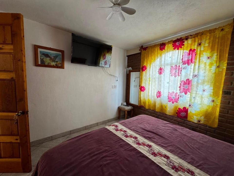 Alojamiento Familiar el oro Bed and Breakfast in State of Mexico