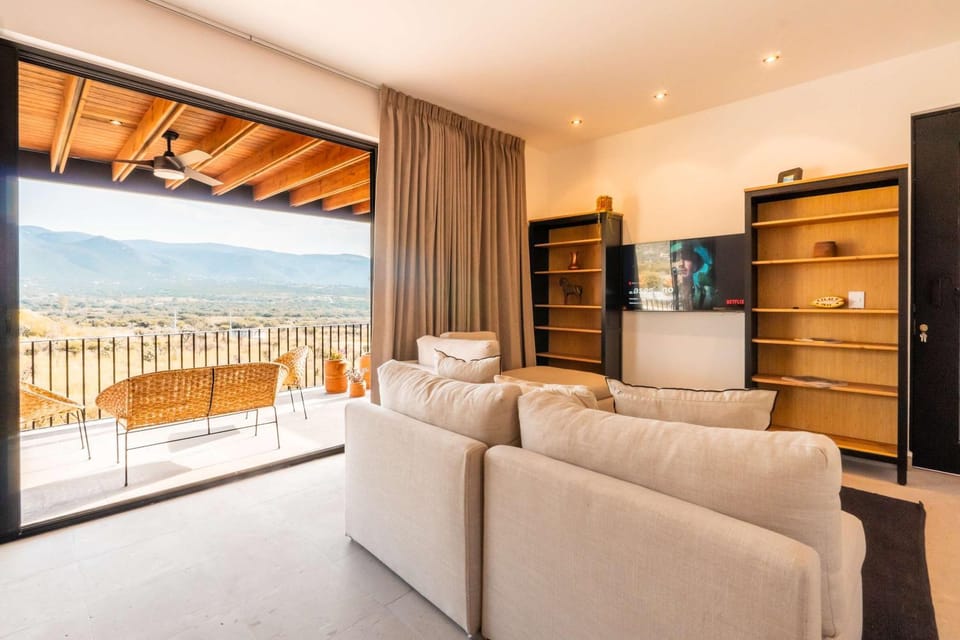 Modern 2BR Apartment 5 Mins from SMA Center Apartment in San Miguel de Allende