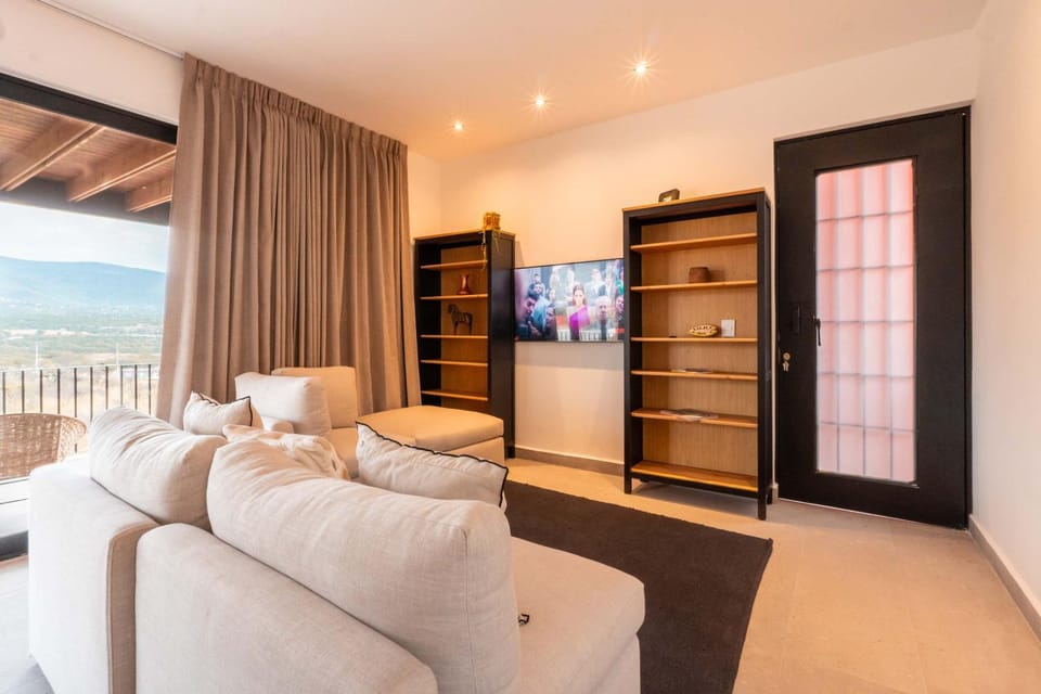 Modern 2BR Apartment 5 Mins from SMA Center Apartment in San Miguel de Allende