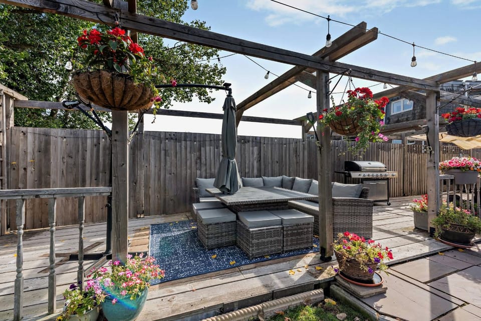 Patio, Garden, Seating area, Garden view