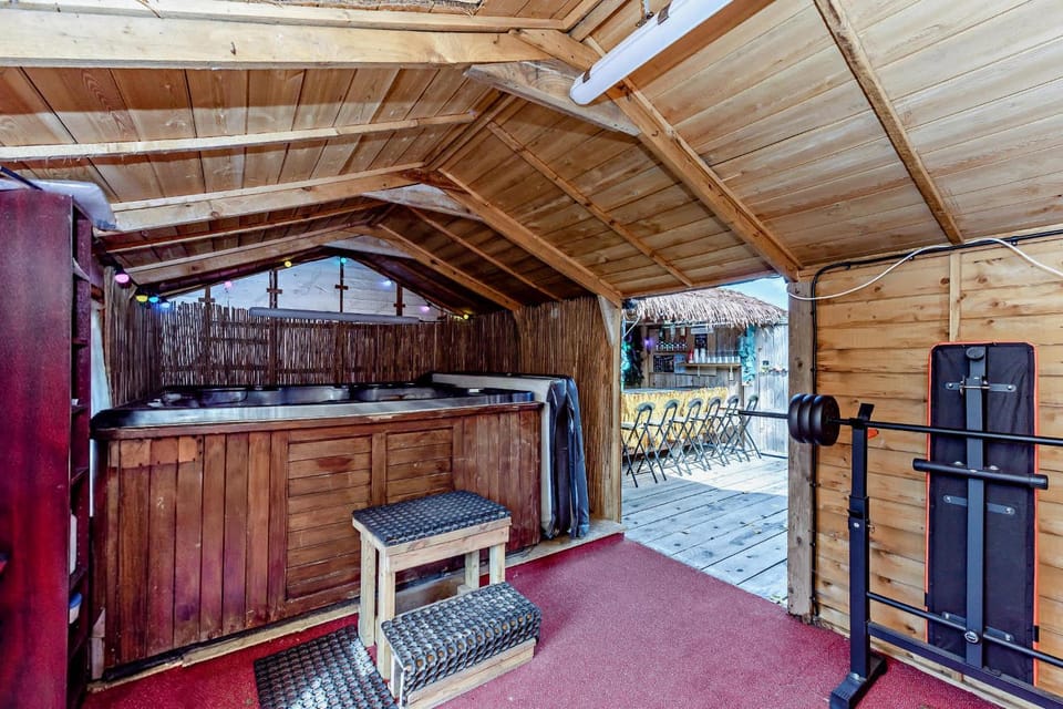 Hot Tub, Fitness centre/facilities