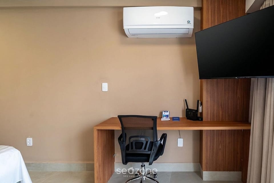 TV and multimedia, Seating area, Bedroom