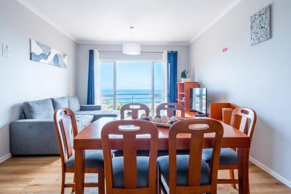 TV and multimedia, Living room, Dining area, Sea view