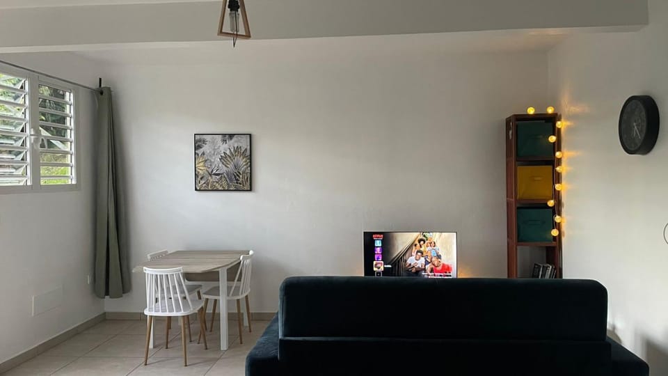 TV and multimedia, Living room, Dining area