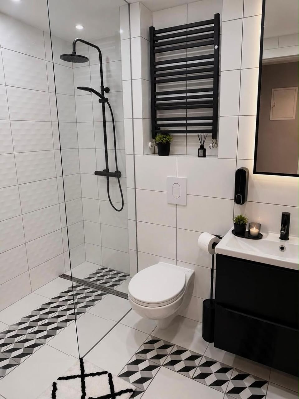 Shower, Toilet, Bathroom, Bath