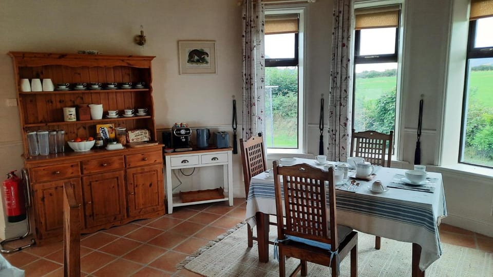 Coffee/tea facilities, Continental breakfast