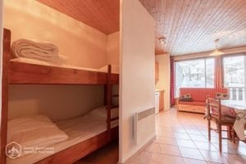 Property building, Living room, Bedroom