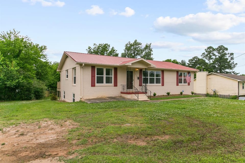 Dugan Cottage Haven- 2 Full UnitsGreat for Groups Apartment in Birmingham