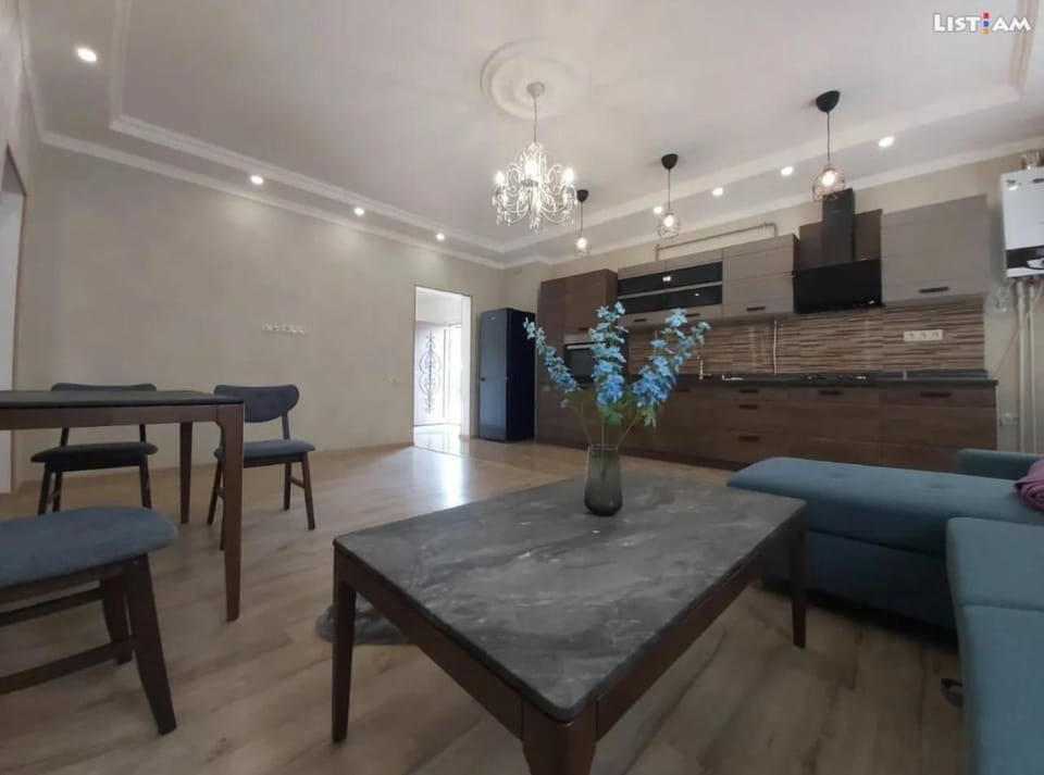 Warm & Peaceful Family Home , First floor Apartment in Yerevan