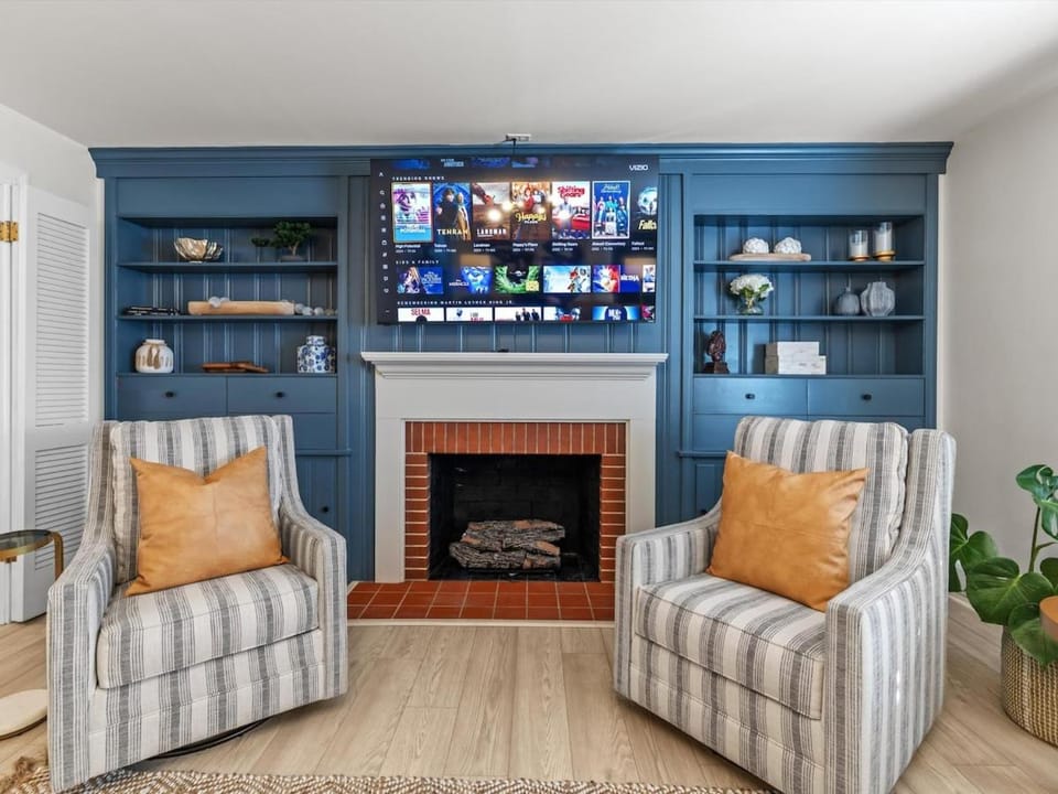 Bluegrass Maple Manor-Sleeps 20 Game Room HOT TUB House in Owensboro
