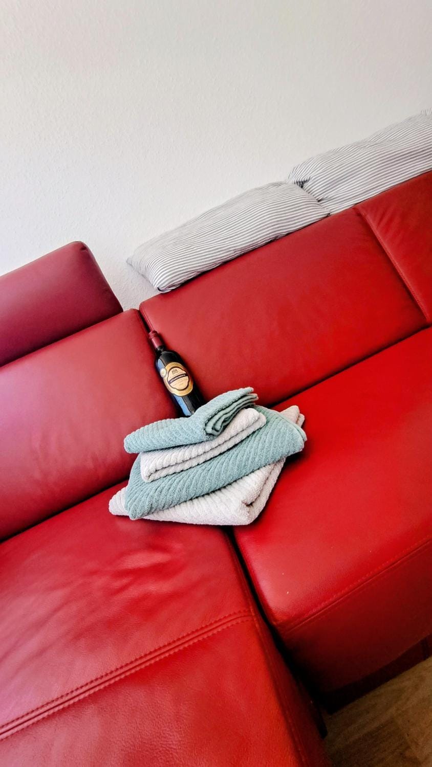 Living room, Seating area, Bedroom, towels