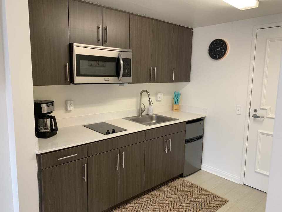 Promenade Studio With Free Parking! Apartment in Santa Monica