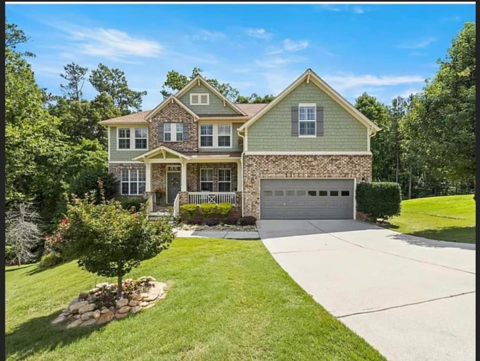 Oasis in Da Valley Elegant 5-Bedroom Getaway House in Georgia