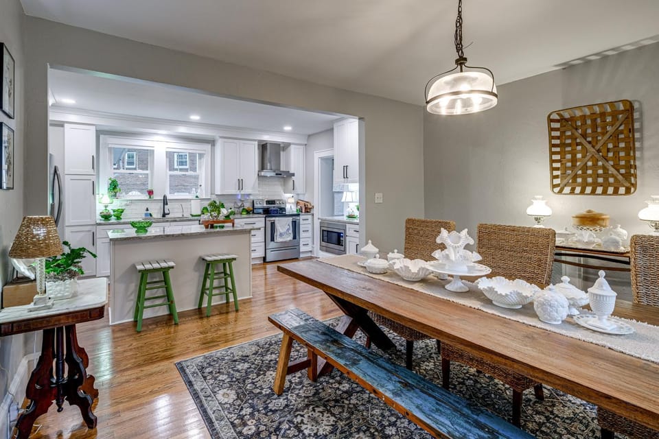 Downtown Salem Home: Walk to Main Street! House in Salem