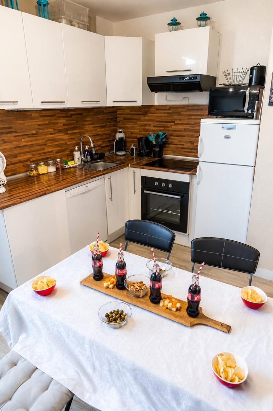 Coffee/tea facilities, Food and drinks, Dining area, Food, oven, pet friendly, stove, toaster
