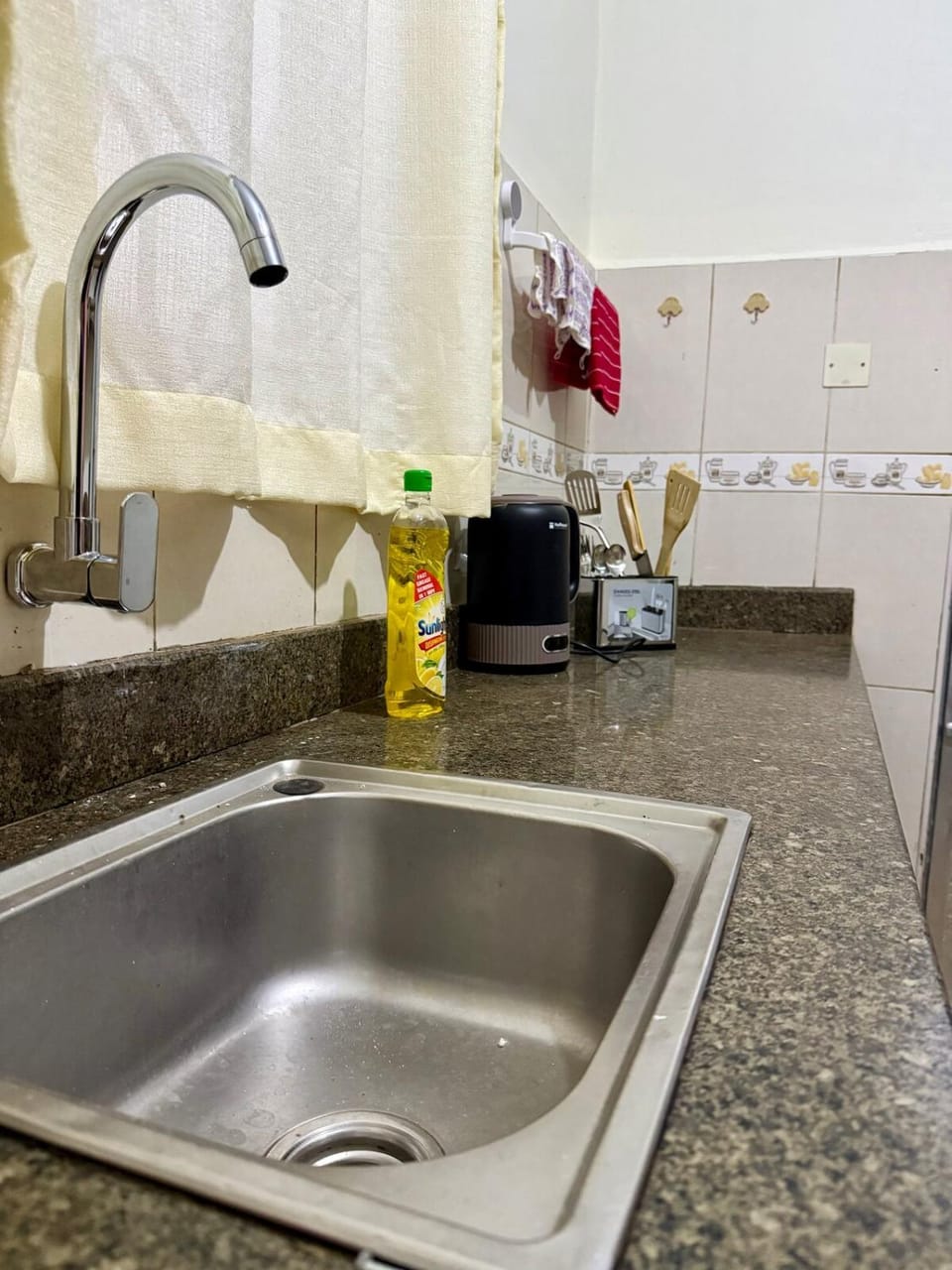 Escape chaos to Cozy Apartment in Kampala