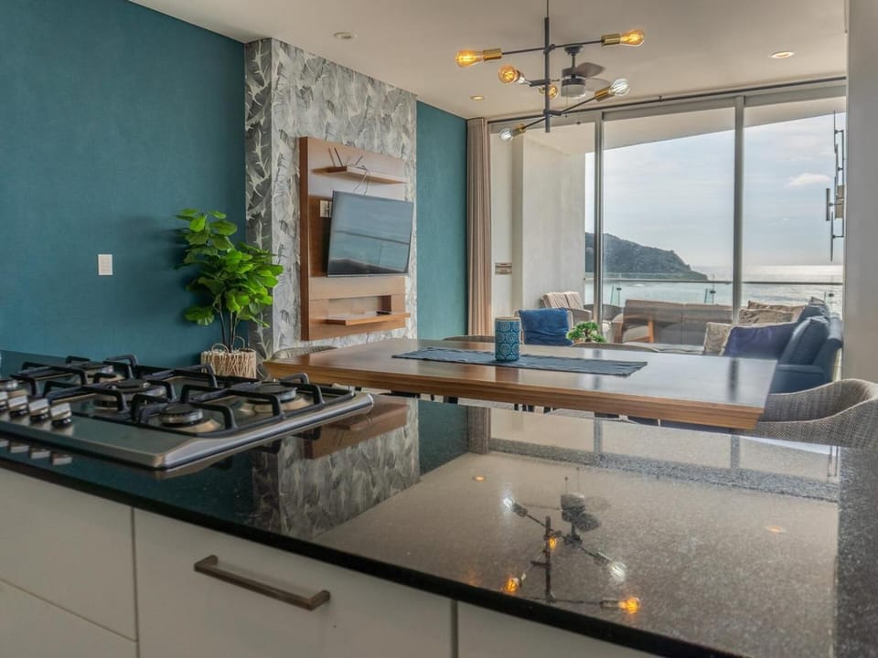 Luxury condo with ocean view and balcony Apartment in Mazatlan