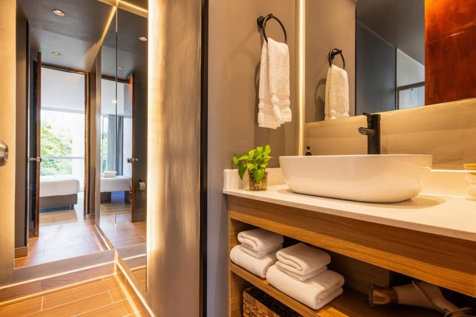 Shower, Bathroom, towels
