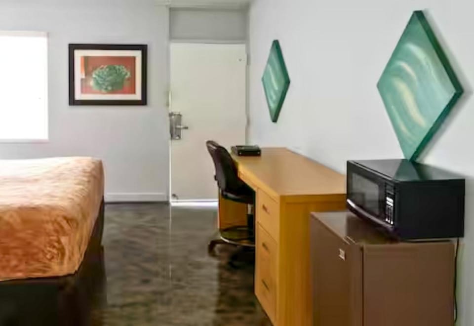 North - King Bed Hotel Studio 218 Apartment in Flowood