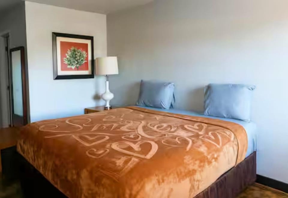 North - King Bed Hotel Studio 218 Apartment in Flowood